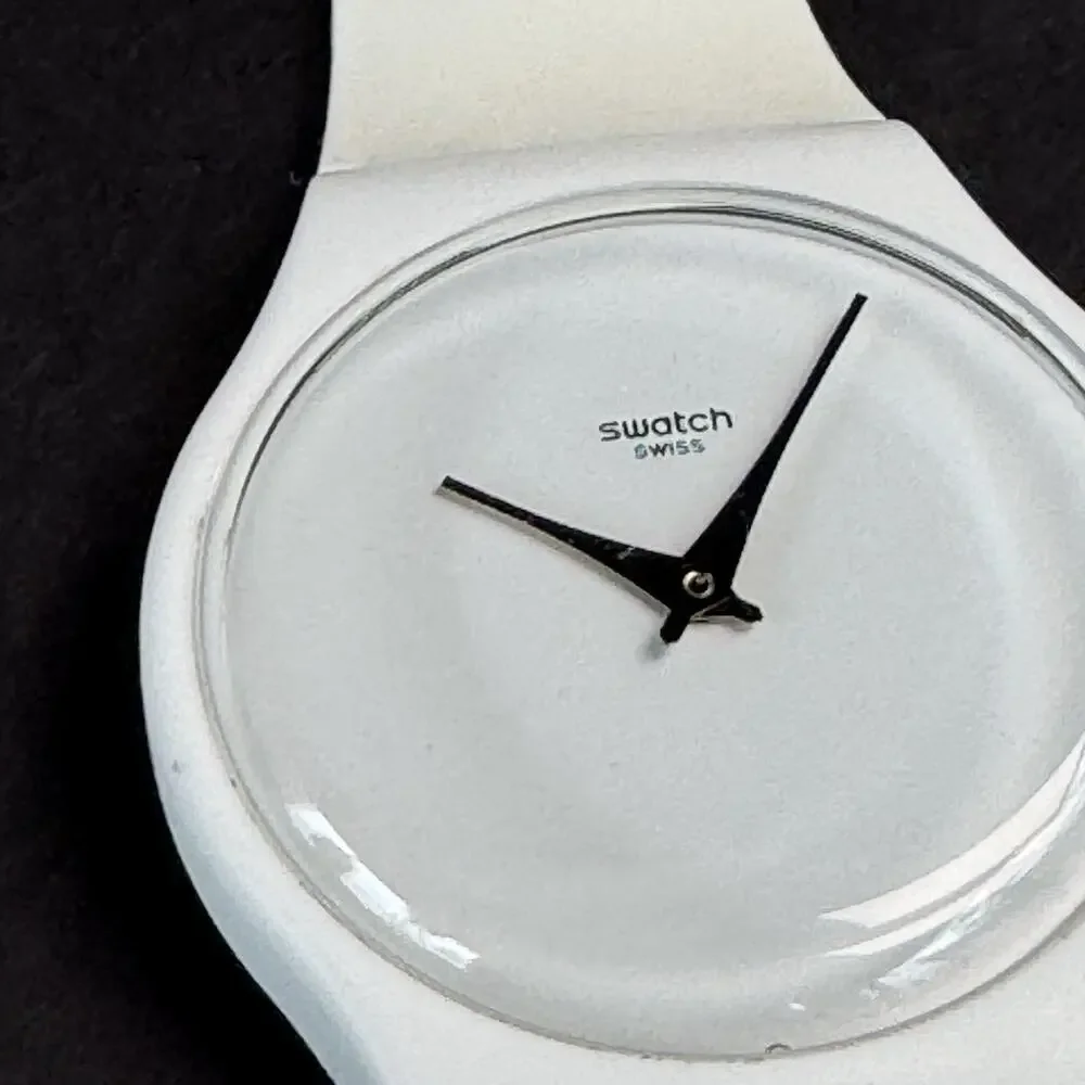 RARE Jeremy Scott Swatch Winged Watch SUOZ103 Limited Edition